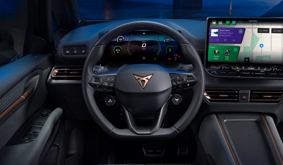 Detailaufnahme CUPRA  Born Felge  in schwarz-kupfermit Reifen